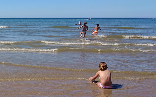 Kinder am Strand Zandvoort
